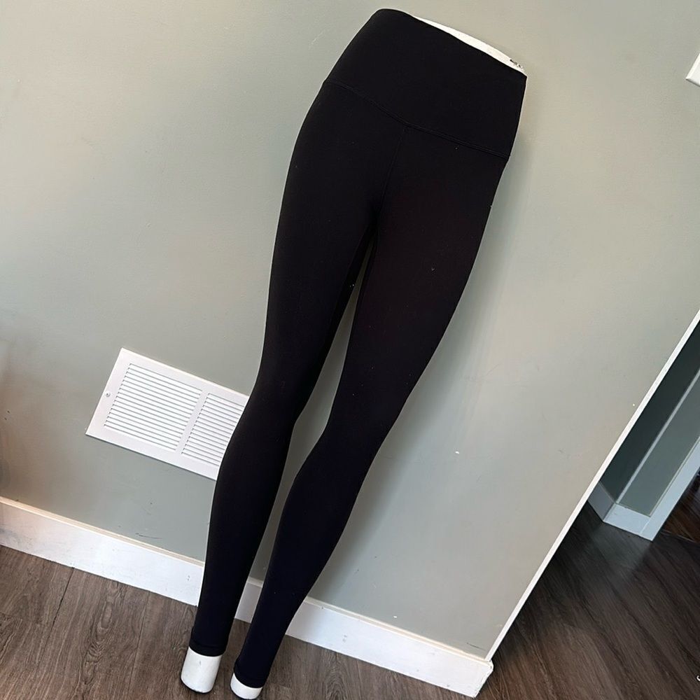 Lululemon Black High-Waisted Leggings size 4